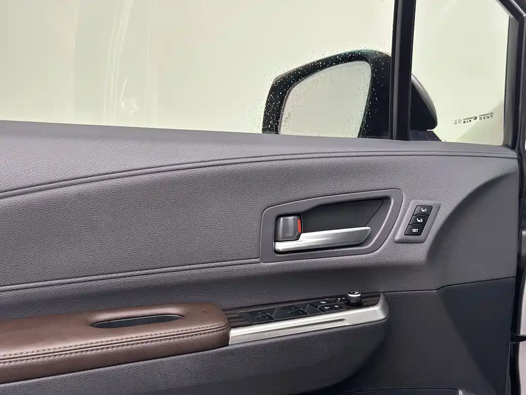 Toyota Sienna — миниатюра 20