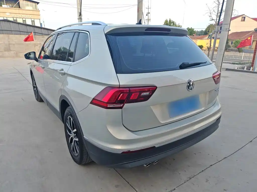 Volkswagen Tiguan L — миниатюра 5