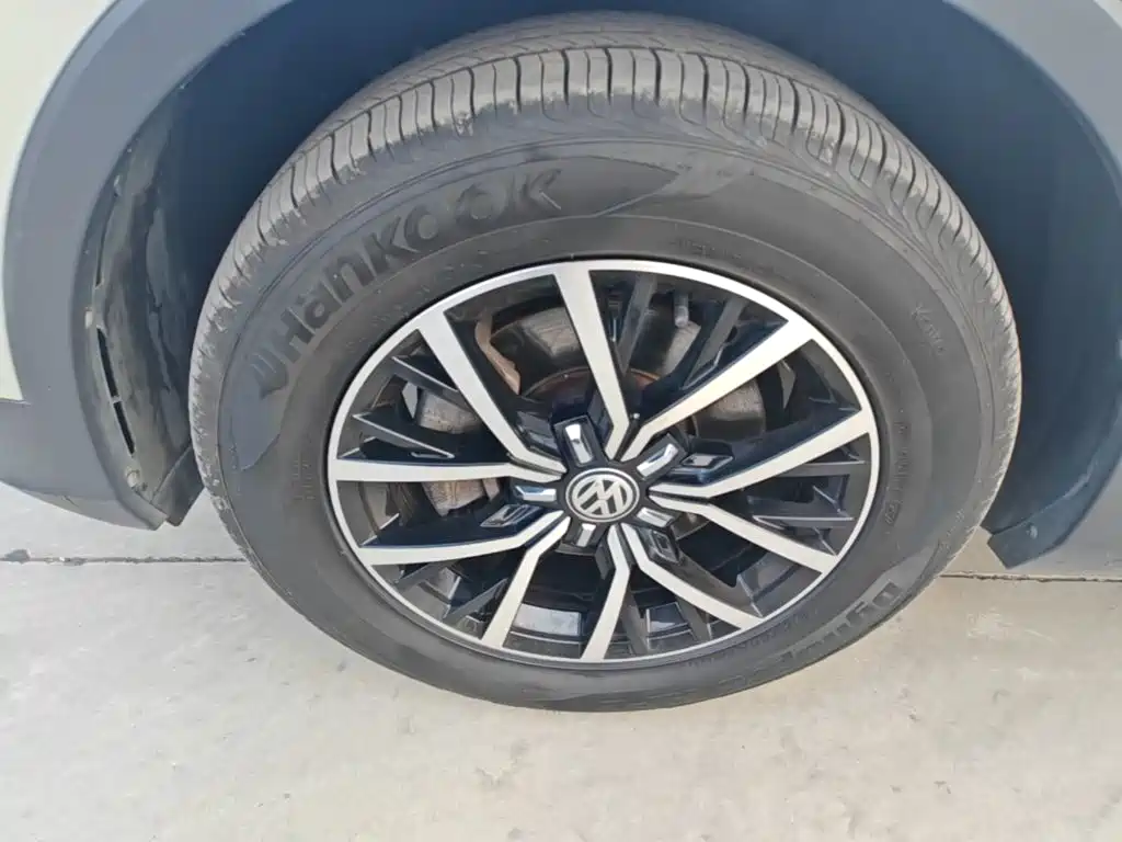 Volkswagen Tiguan L — миниатюра 23