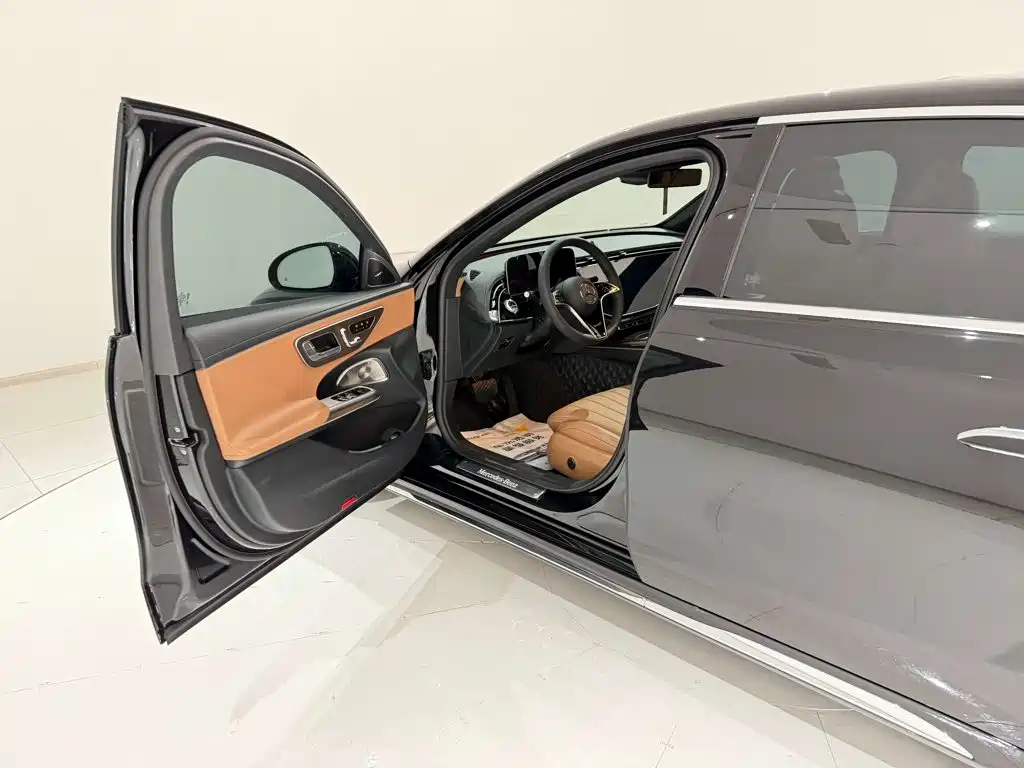 Mercedes-Benz E-Class — миниатюра 24
