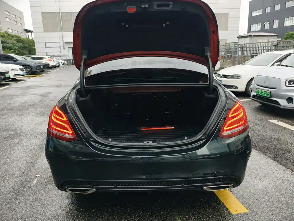 Mercedes-Benz C-Class — миниатюра 6
