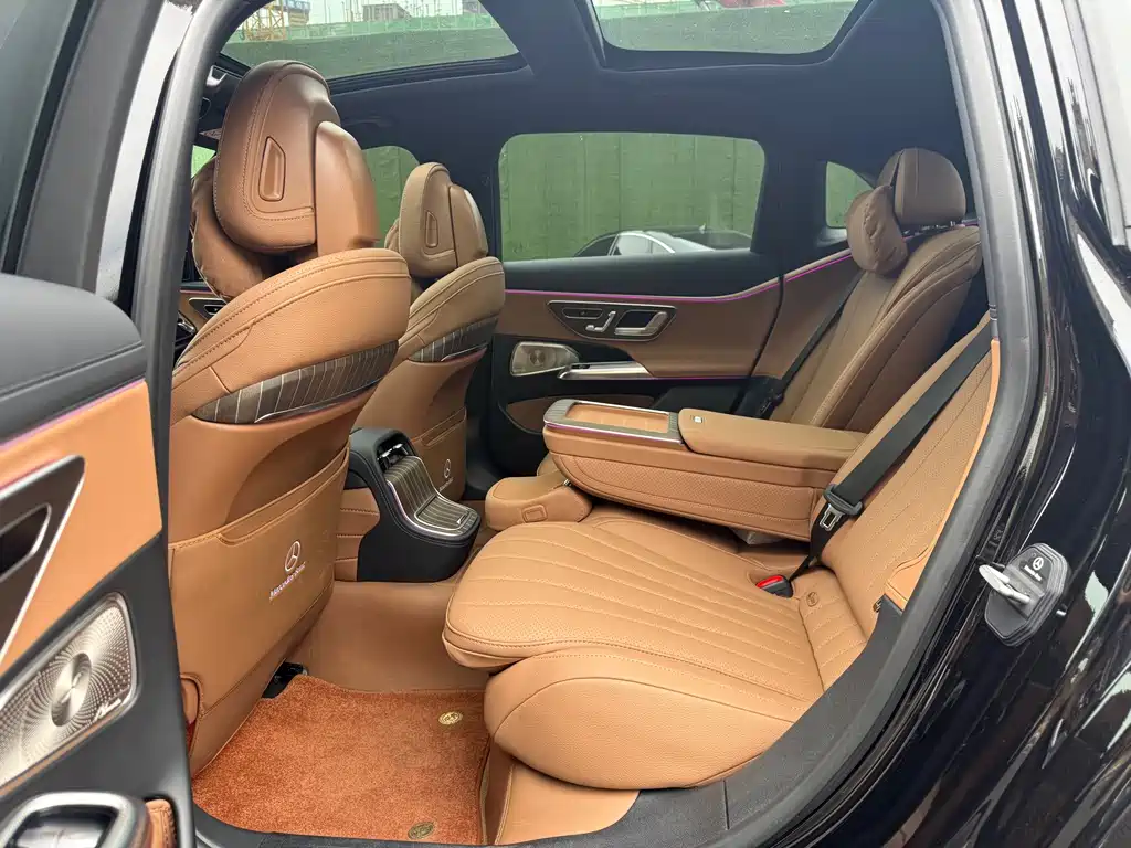 Mercedes-Benz E-Class — миниатюра 7