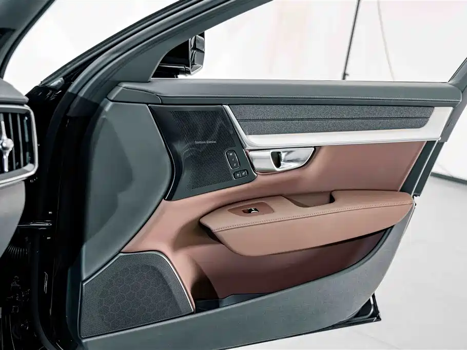 Volvo S90 — миниатюра 15