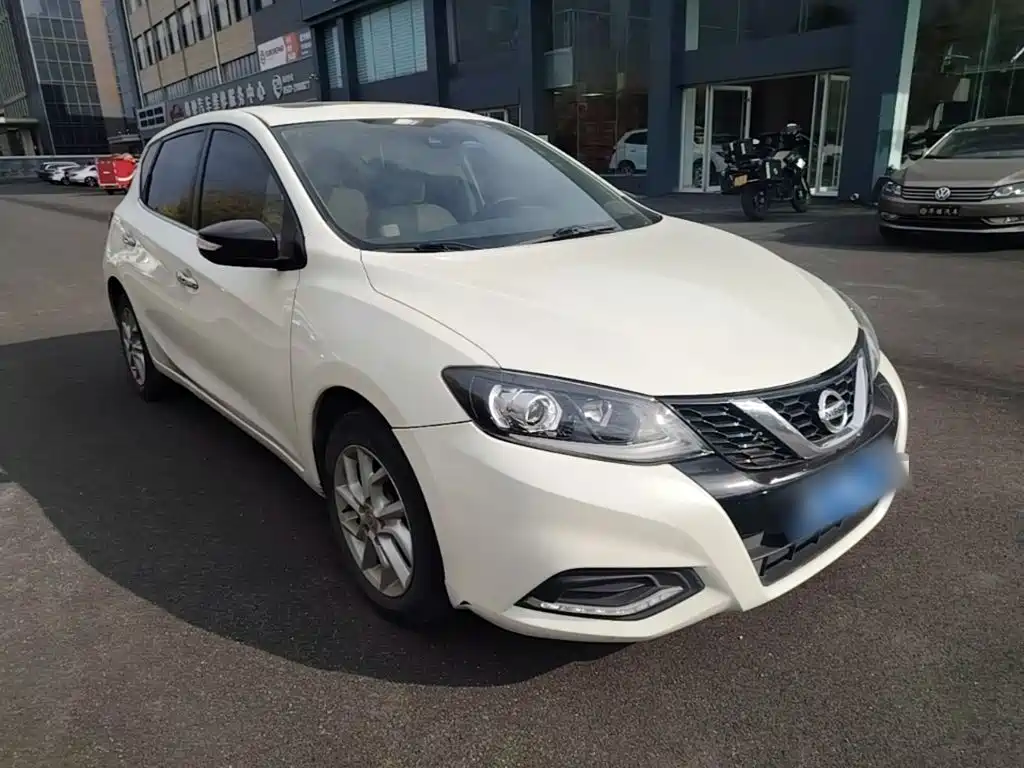 Nissan Tiida — миниатюра 4