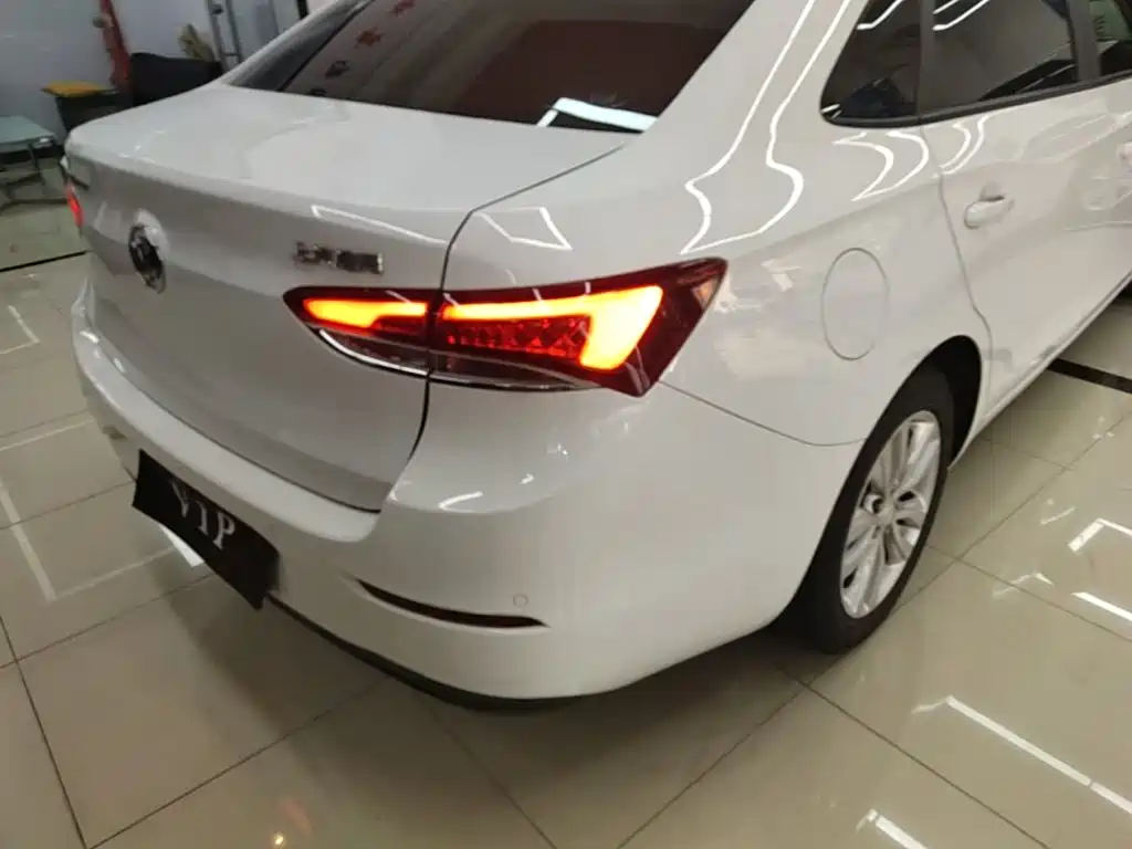 Buick Excelle — миниатюра 8