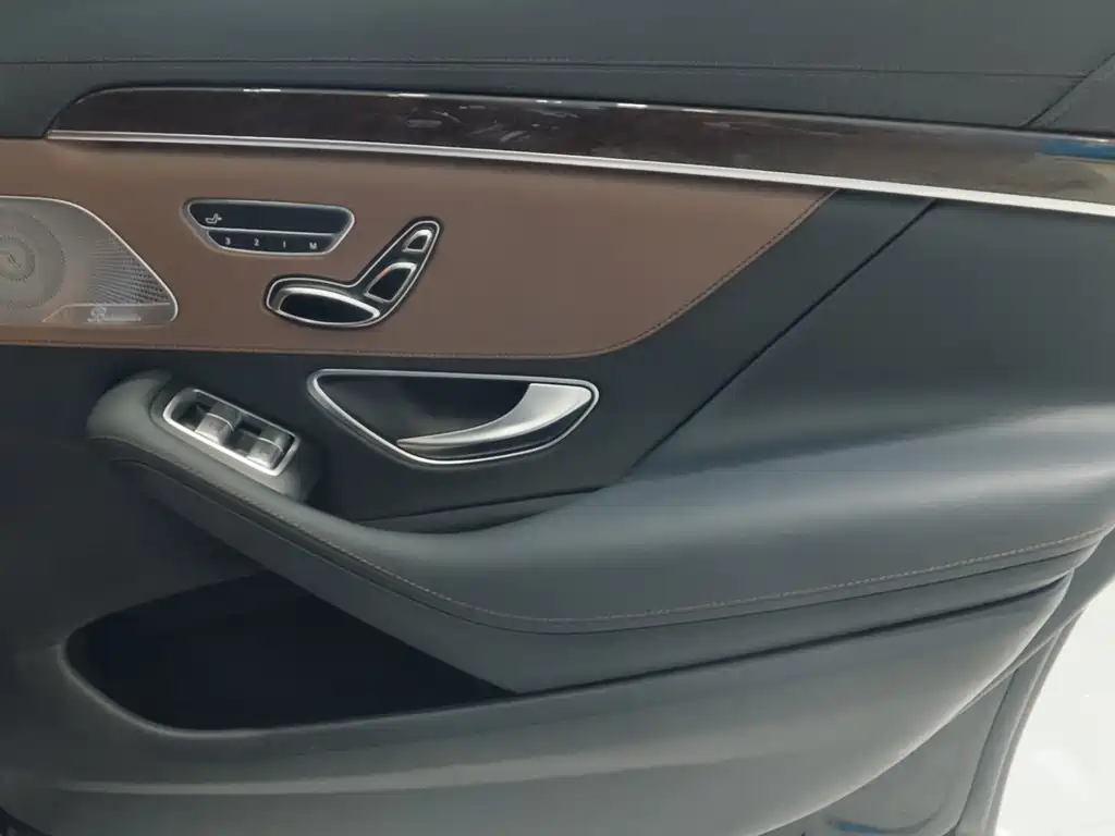 Mercedes-Benz S-Class — миниатюра 21