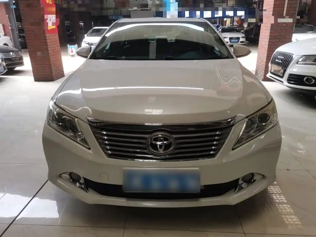 Toyota Camry — миниатюра 3