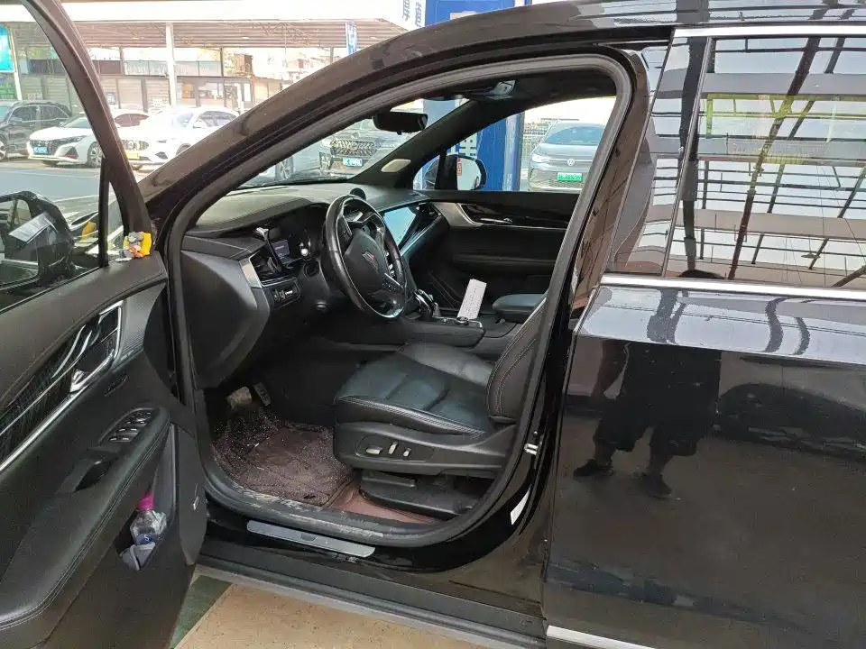 Cadillac XT6 — миниатюра 7