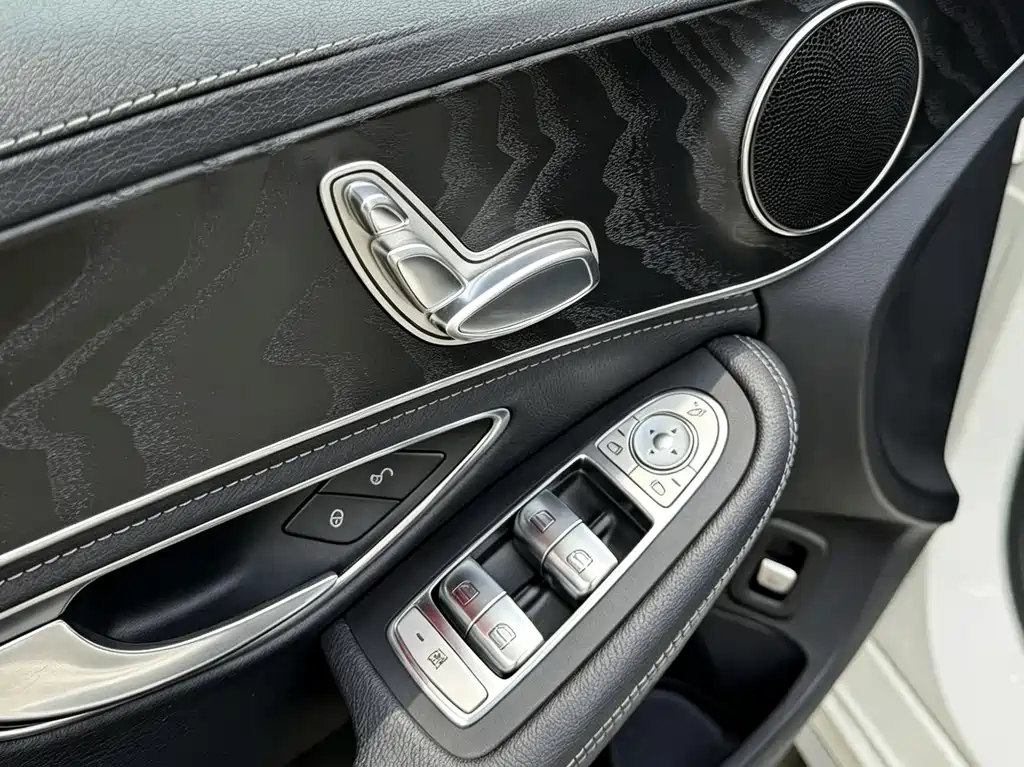 Mercedes-Benz C-Class — миниатюра 14