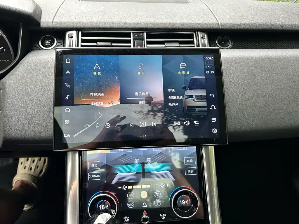 Land Rover Sport — миниатюра 12