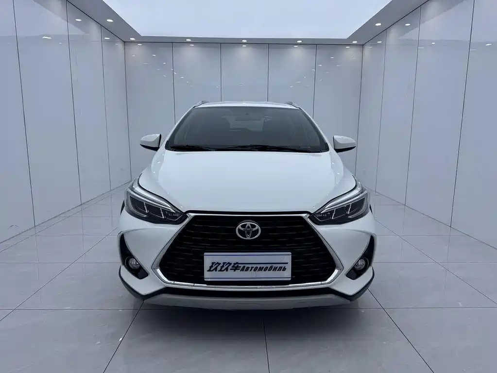 Toyota Yaris L 2022 — фото 2