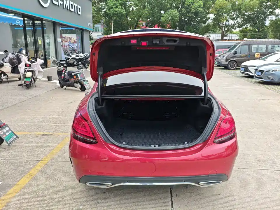 Mercedes-Benz C-Class — миниатюра 8