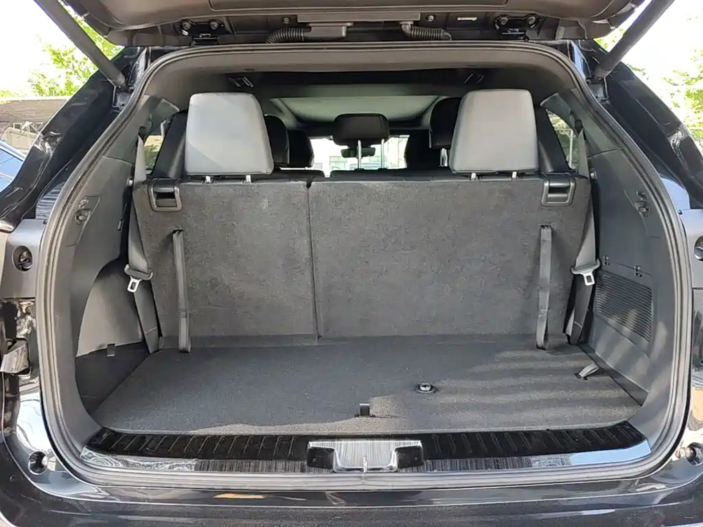 Toyota Crown Kluger — миниатюра 19