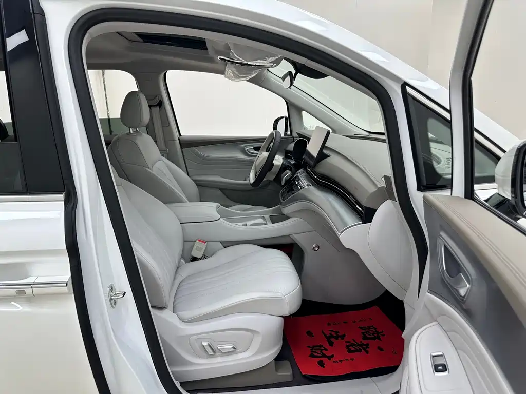 Roewe iMAX8 New Energy — миниатюра 30