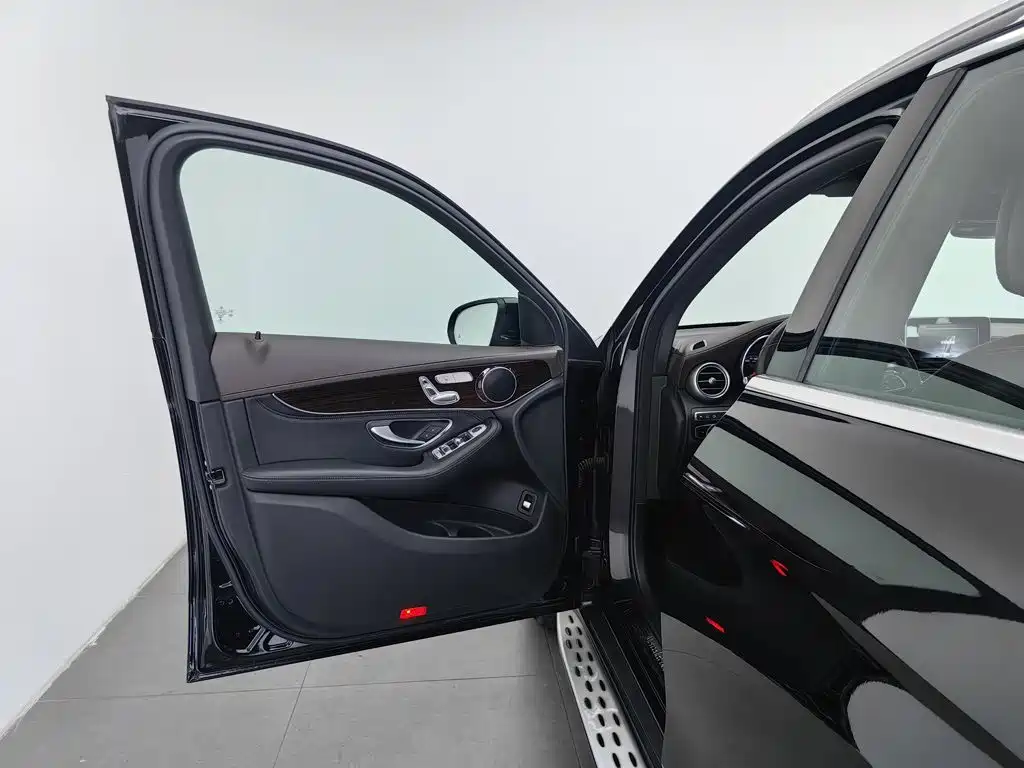 Mercedes-Benz GLC — миниатюра 8