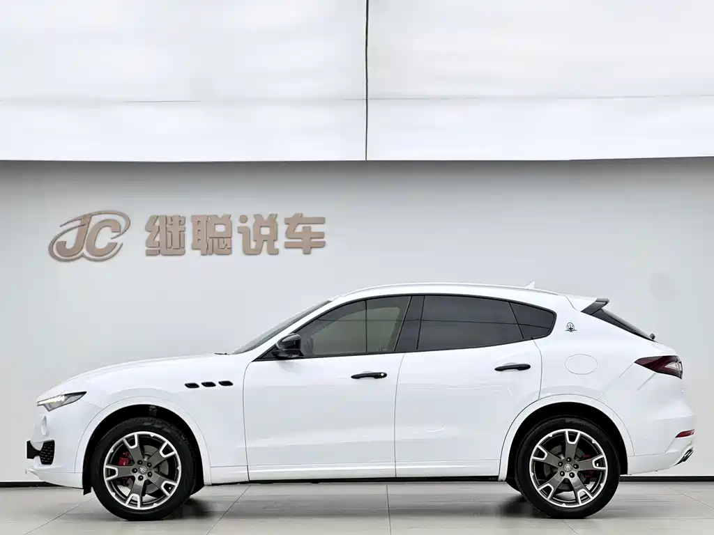 Maserati Levante — миниатюра 3