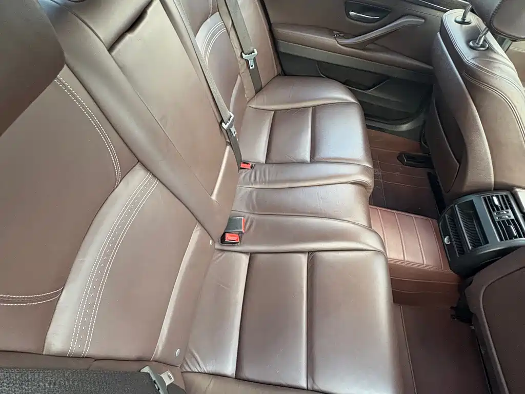 BMW 5 Series — миниатюра 11