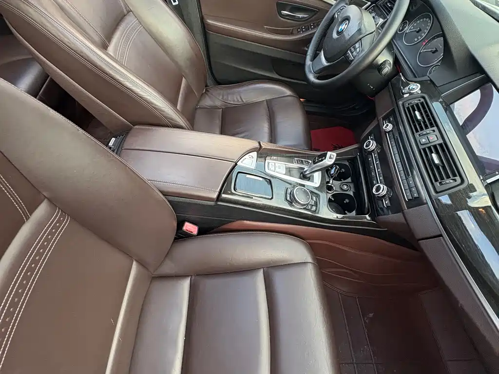 BMW 5 Series — миниатюра 6