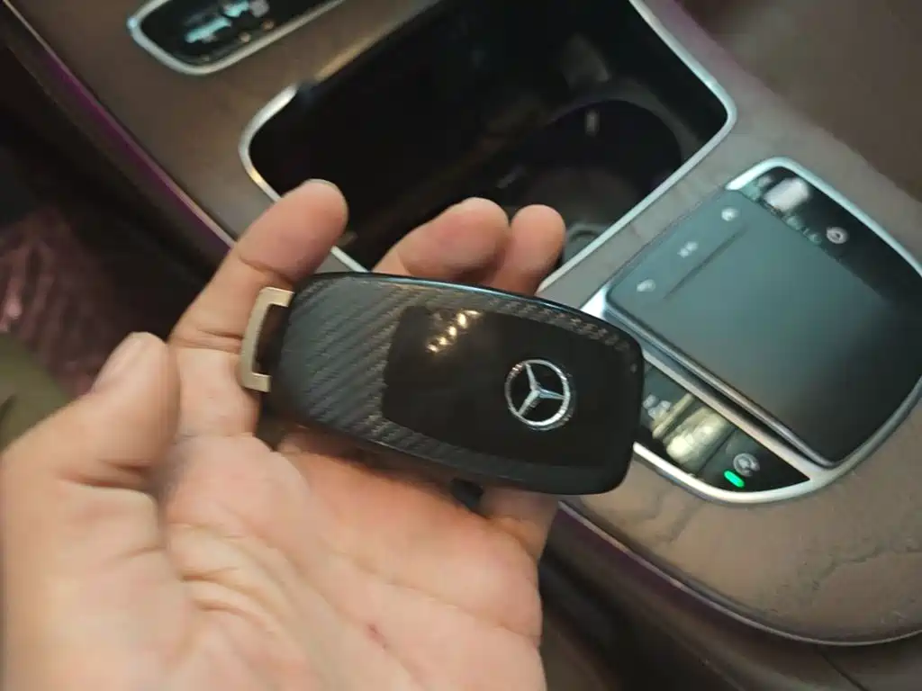 Mercedes-Benz E-Class — миниатюра 9