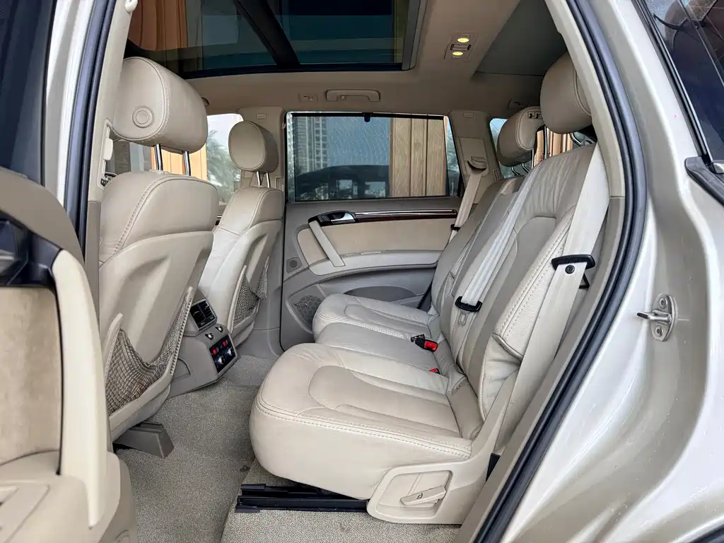 Audi Q7 — миниатюра 10