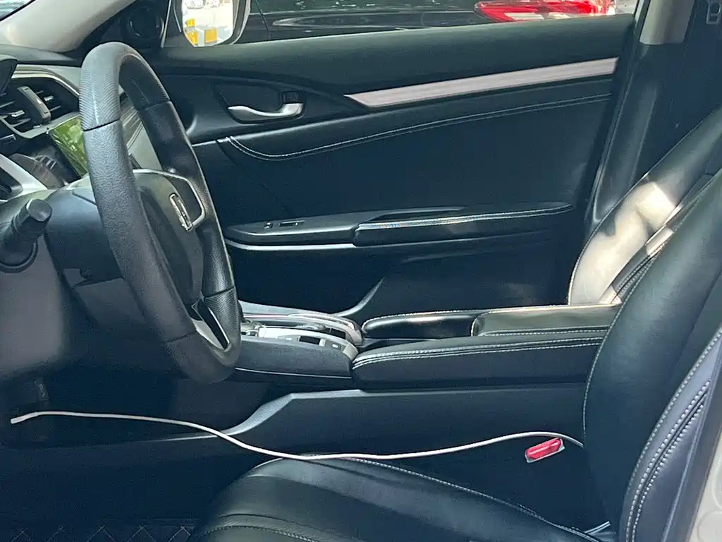 Honda Civic — миниатюра 8
