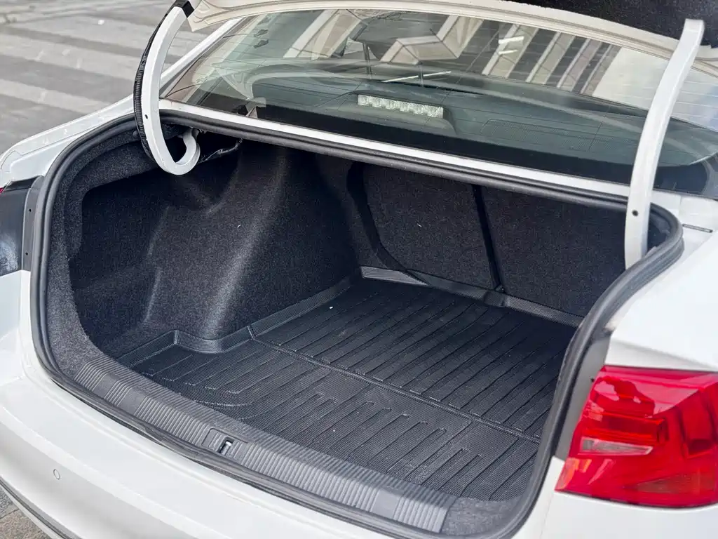 Volkswagen Bora — миниатюра 15