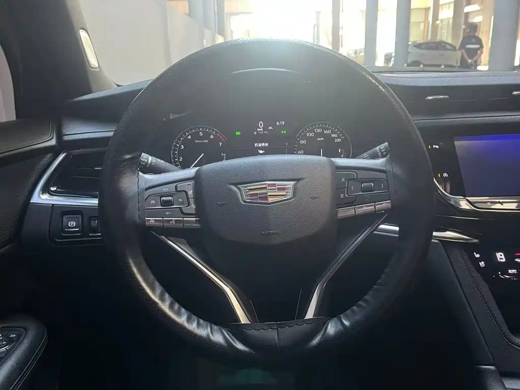 Cadillac XT6 — миниатюра 13