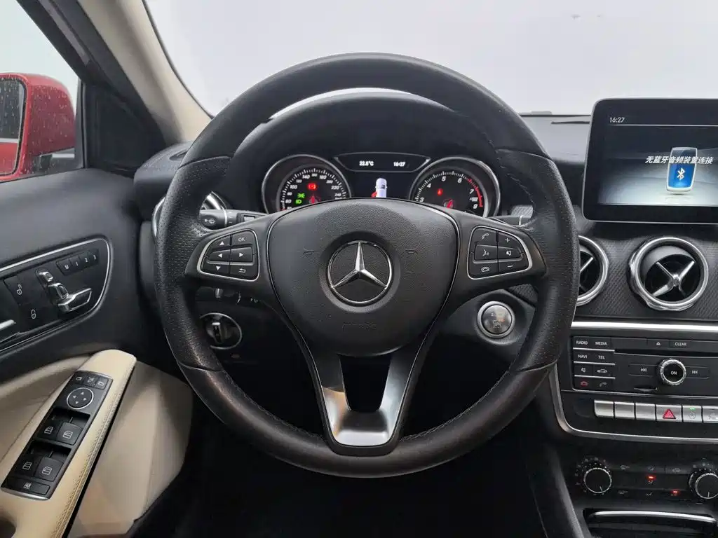 Mercedes-Benz GLA — миниатюра 11