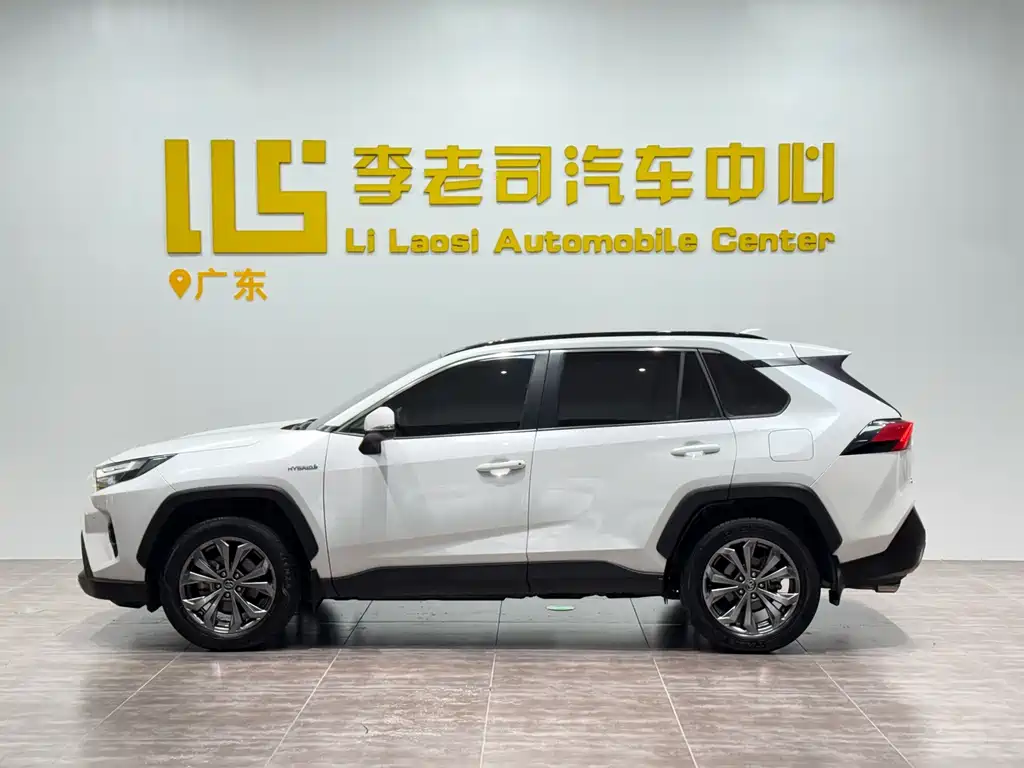 Toyota RAV4 — миниатюра 4