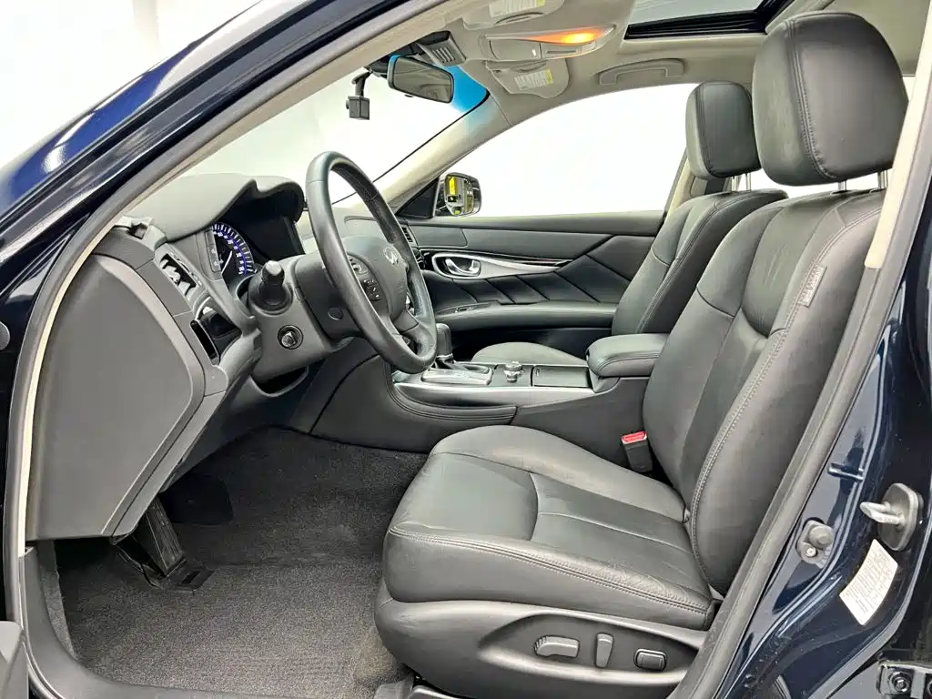 Infiniti Q70 — миниатюра 13