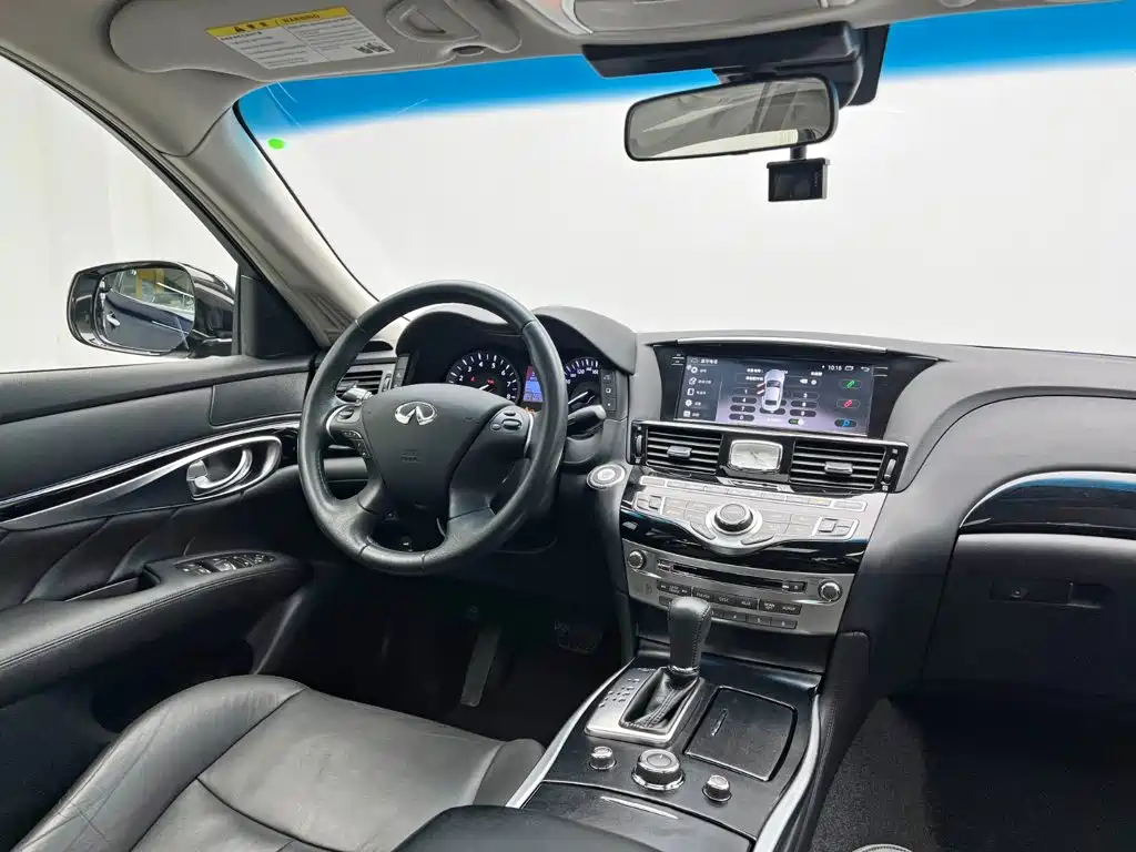 Infiniti Q70 — миниатюра 21