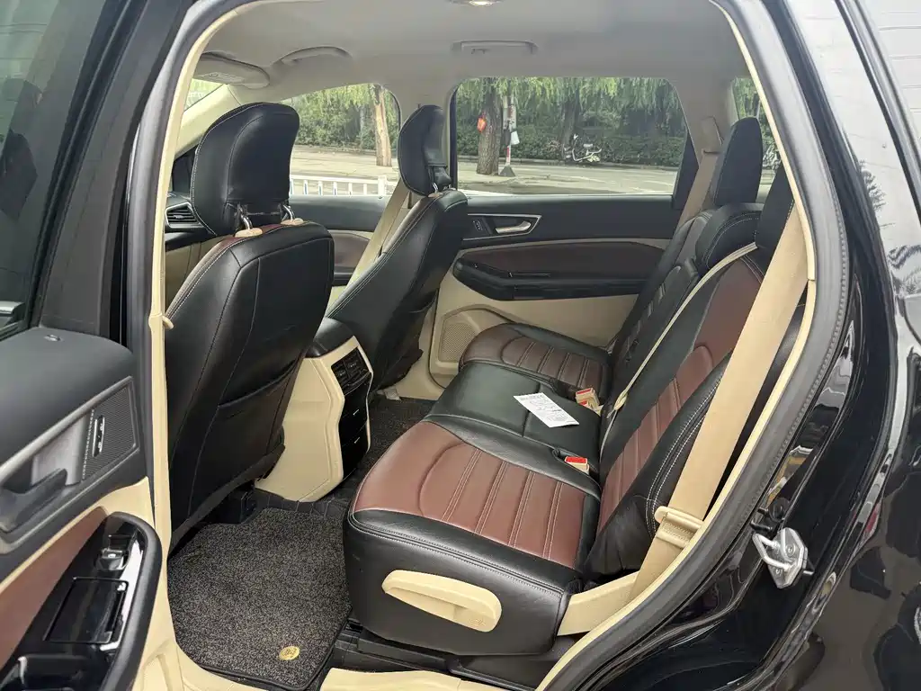 Ford Edge — миниатюра 5