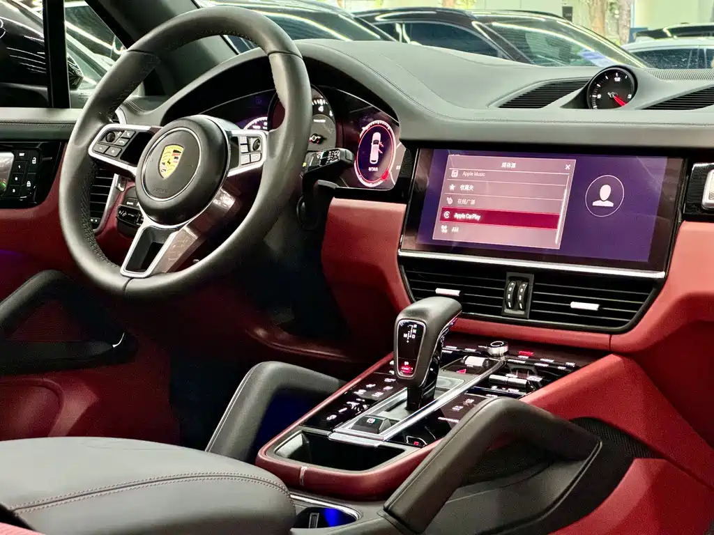 Porsche Cayenne — миниатюра 10