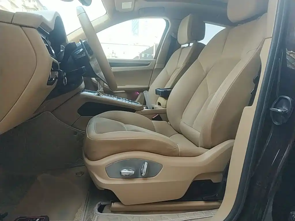 Porsche Macan — миниатюра 15