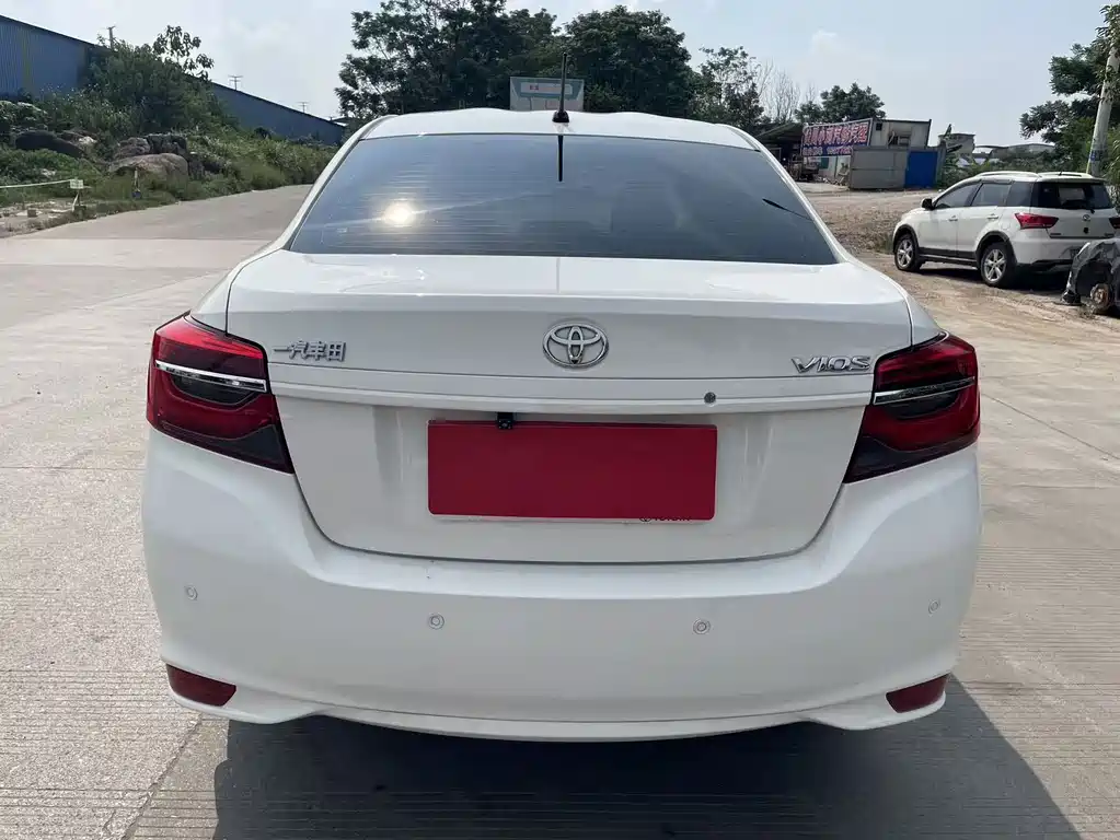 Toyota Vios — миниатюра 8