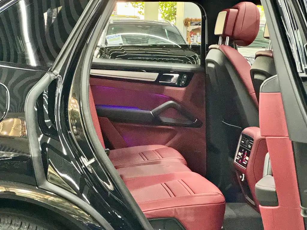 Porsche Cayenne — миниатюра 9