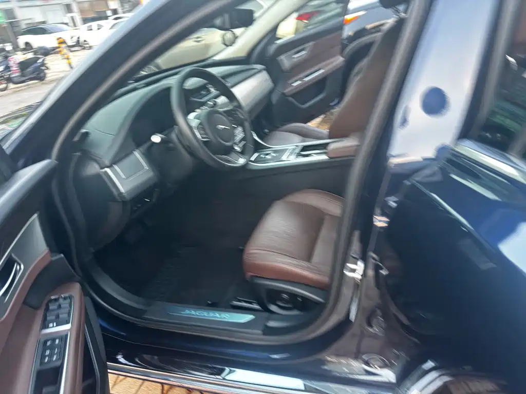 Jaguar XFL — миниатюра 6