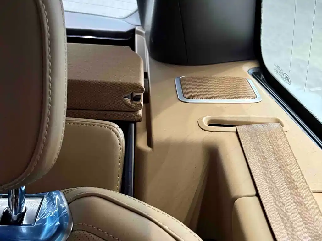 Land Rover Range Rover — миниатюра 9