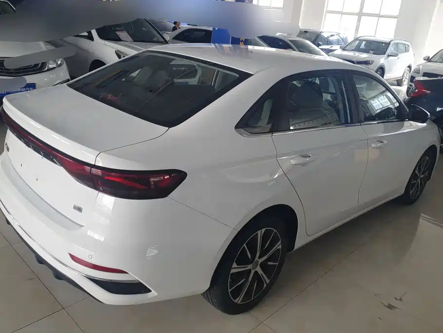 Geely Emgrand — миниатюра 3