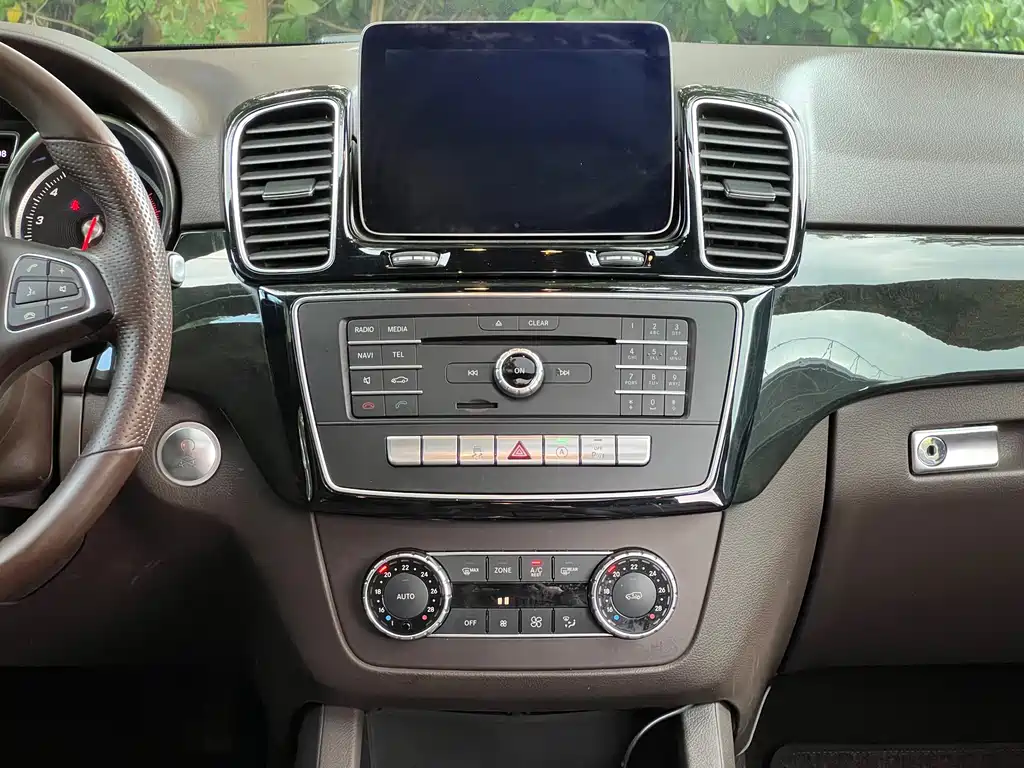 Mercedes-Benz GLE (Import) — миниатюра 11