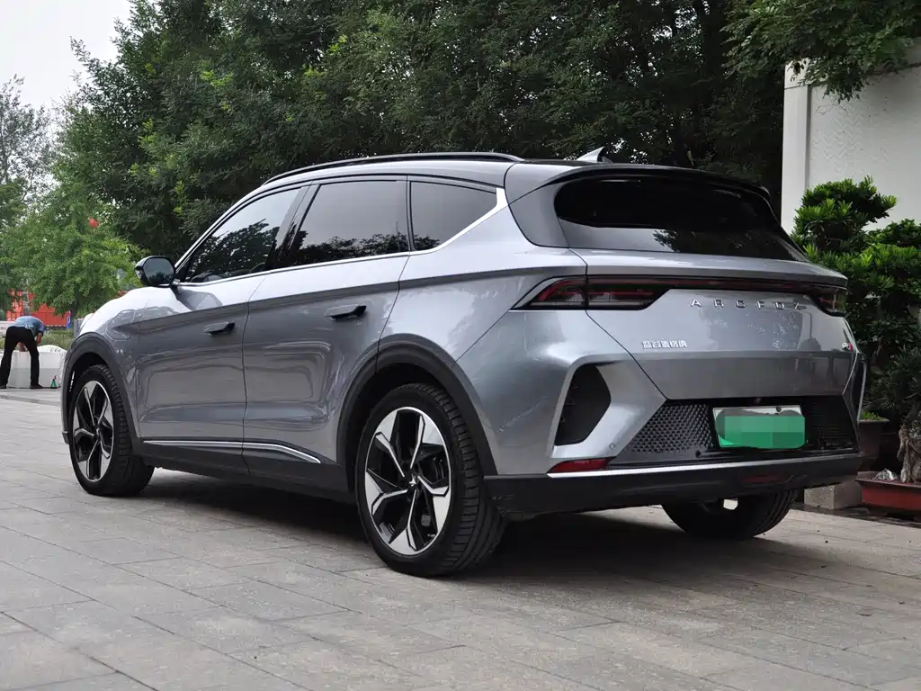 ARCFOX Alpha T — миниатюра 4