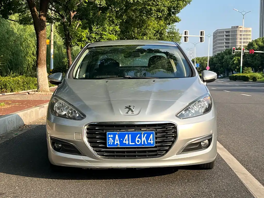 Peugeot 308 — миниатюра 2