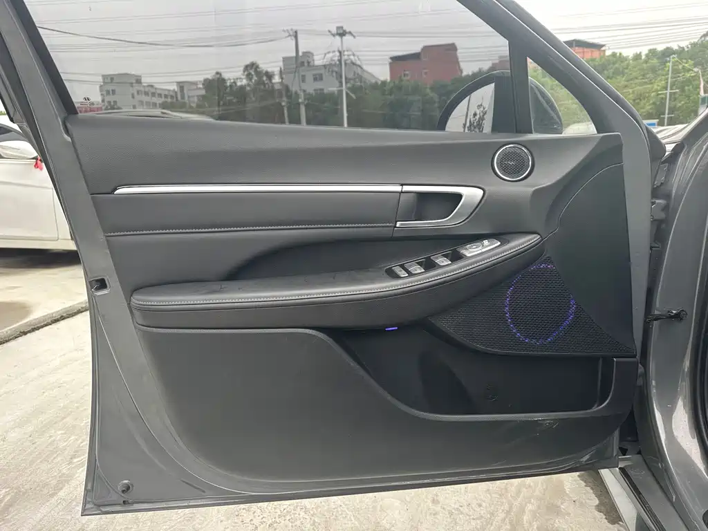 Hyundai Sonata — миниатюра 14