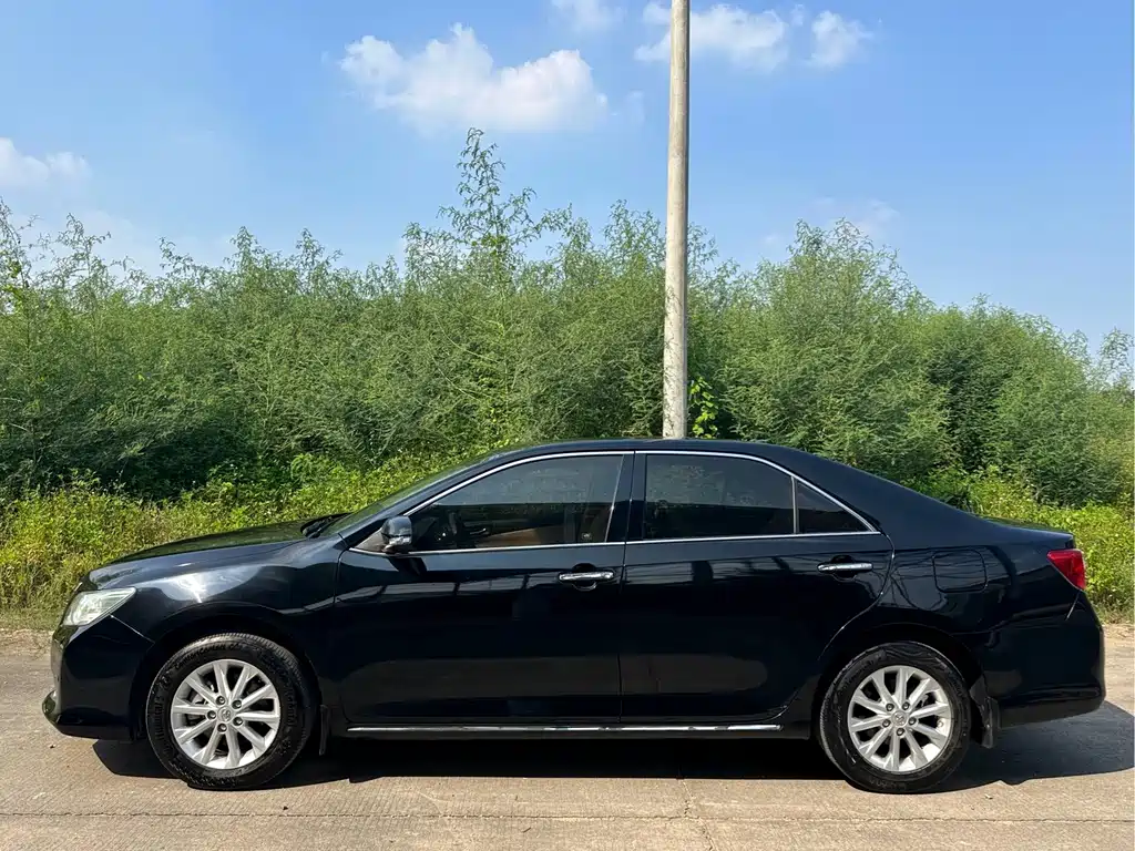 Toyota Camry — миниатюра 10
