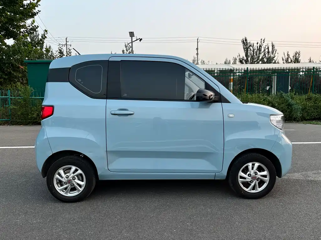 Wuling MINIEV — миниатюра 13