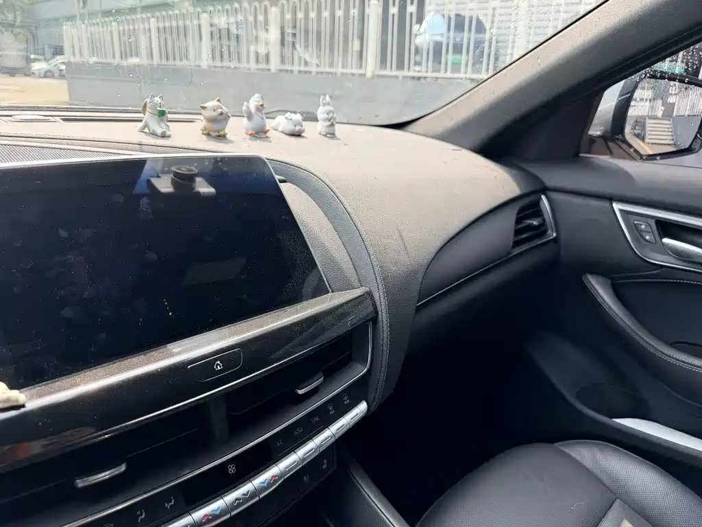 Cadillac CT5 — миниатюра 11