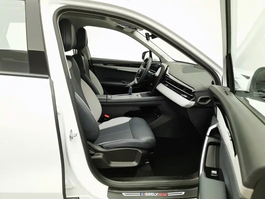Geely Boyue L — миниатюра 23