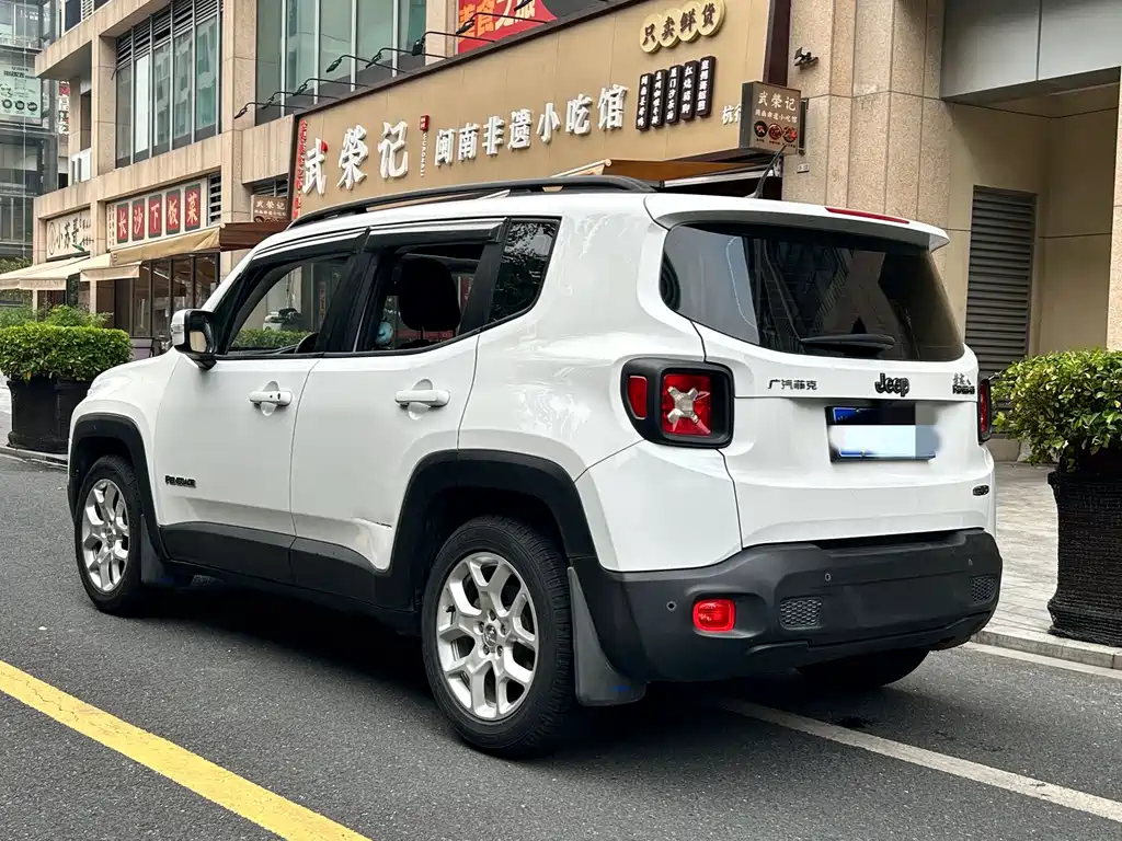 Jeep Renegade — миниатюра 5