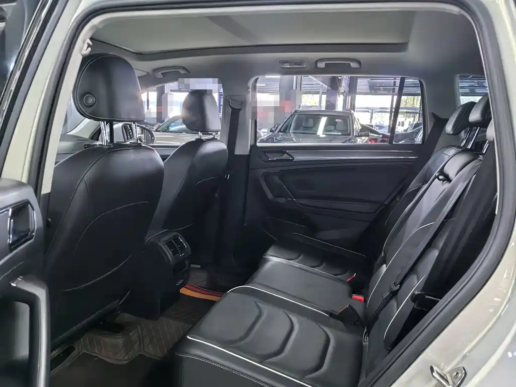 Volkswagen Tiguan L — миниатюра 11