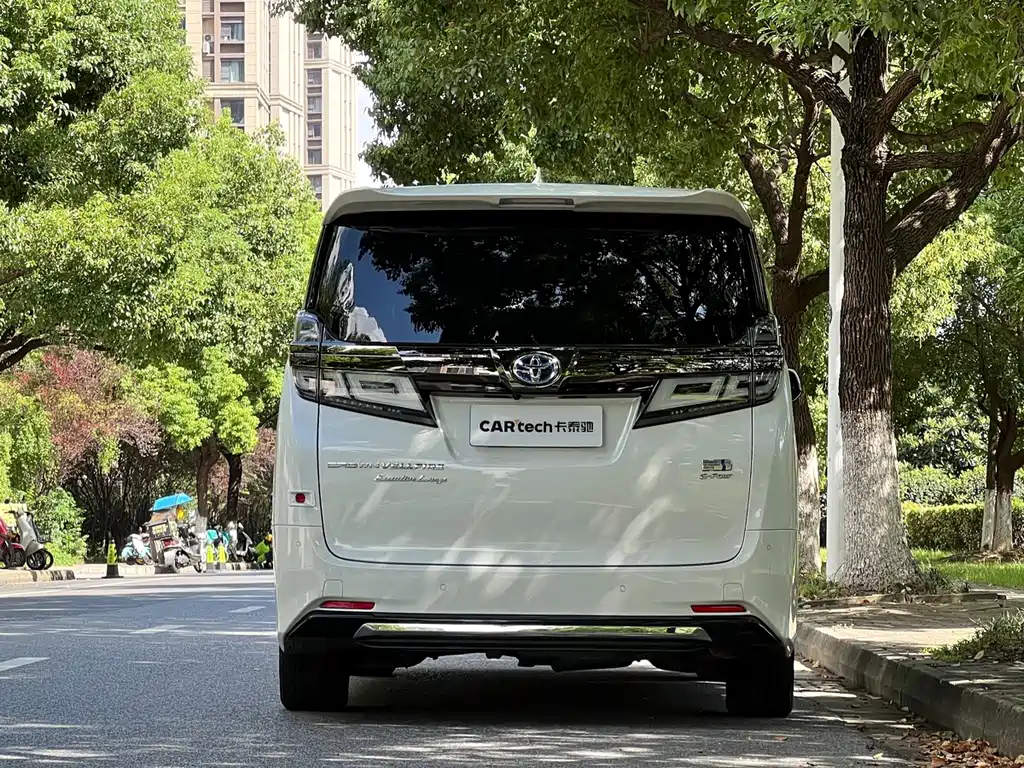 Toyota Vellfire — миниатюра 4
